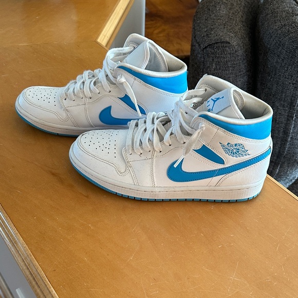 Air Jordan’s women’s - Picture 1 of 7